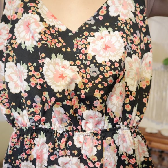 SLIP ON FLORAL DRESS- FITS XS/S - Picture 4 of 14